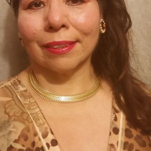 Meet your Posher, Elizabeth